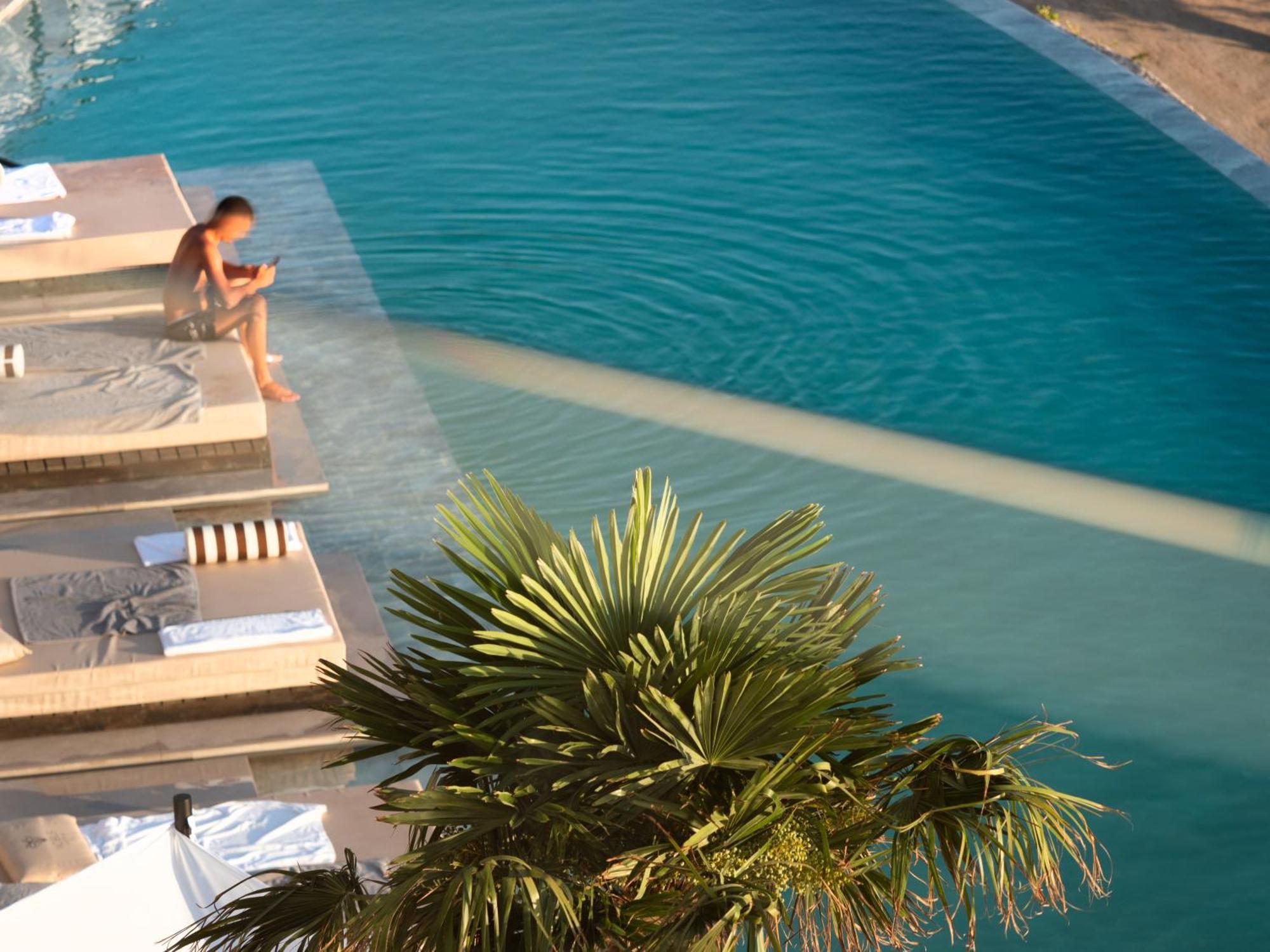 Nobus Hotel & Spa Radhime Exterior photo